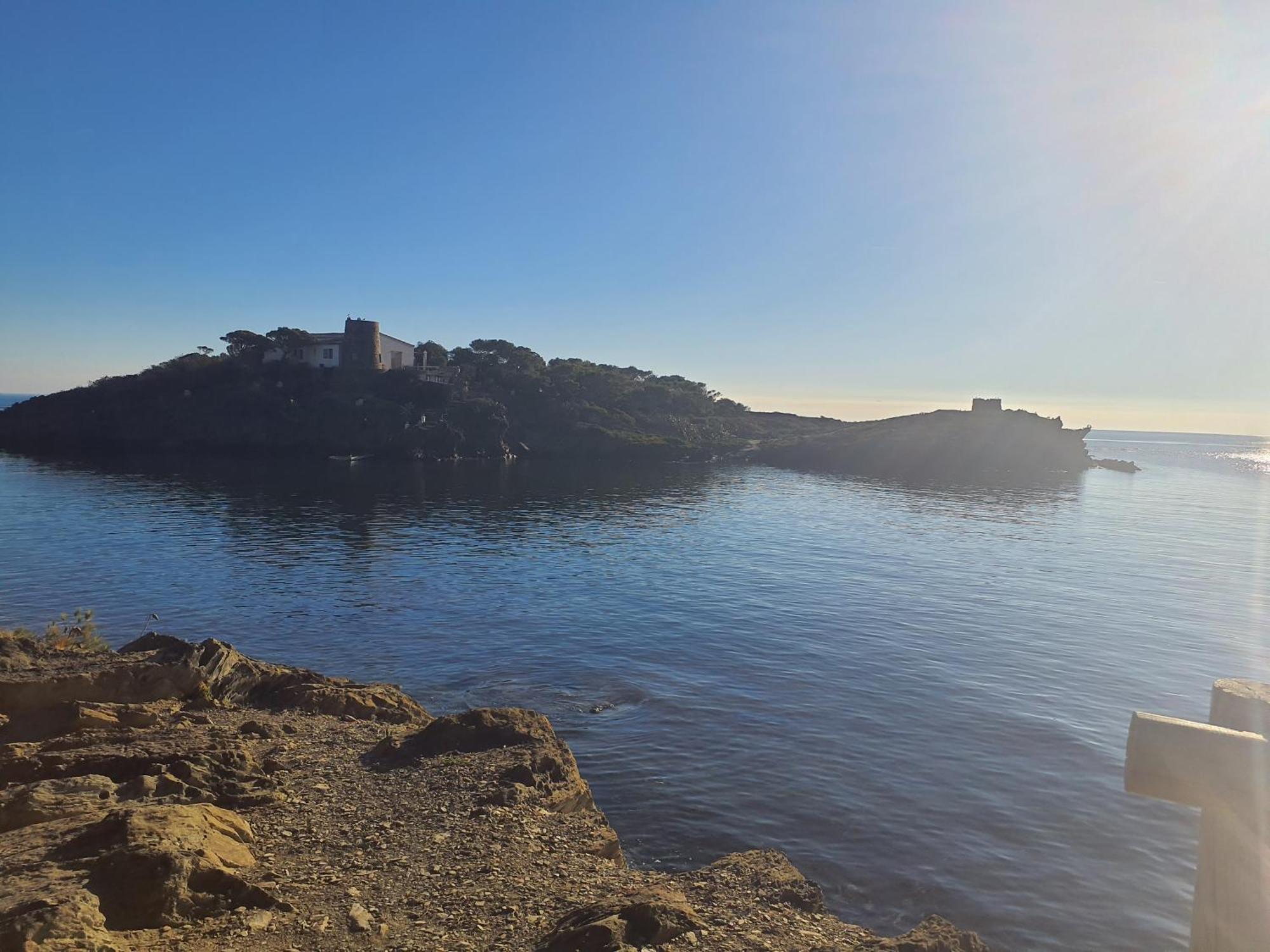 Isla Privada En Cadaques De Ensueno Con 11 Habitaciones Dobles Con Bano Privado Y Piscina Ngoại thất bức ảnh