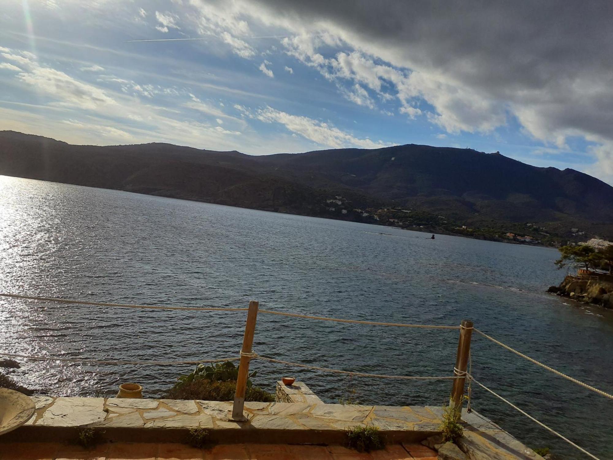 Isla Privada En Cadaques De Ensueno Con 11 Habitaciones Dobles Con Bano Privado Y Piscina Ngoại thất bức ảnh