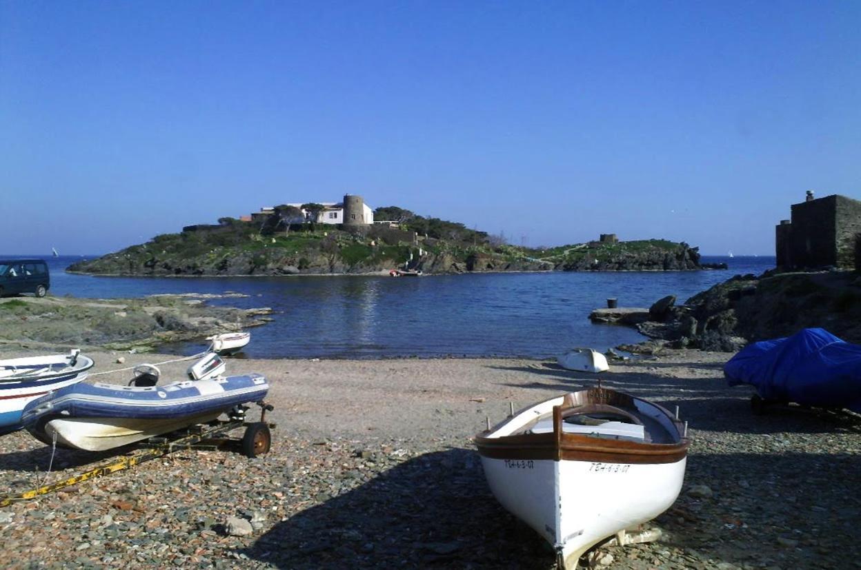 Isla Privada En Cadaques De Ensueno Con 11 Habitaciones Dobles Con Bano Privado Y Piscina Ngoại thất bức ảnh