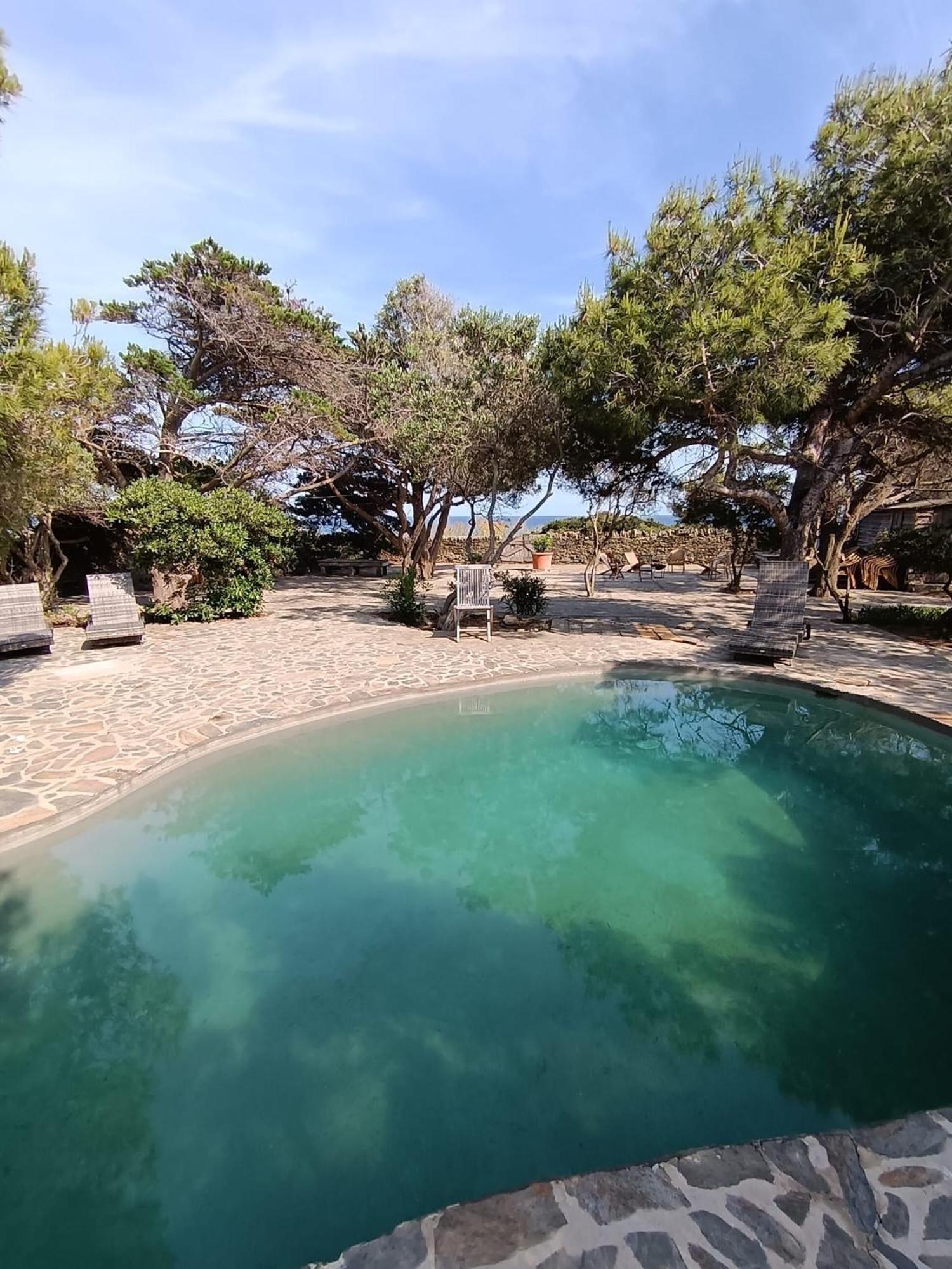 Isla Privada En Cadaques De Ensueno Con 11 Habitaciones Dobles Con Bano Privado Y Piscina Ngoại thất bức ảnh