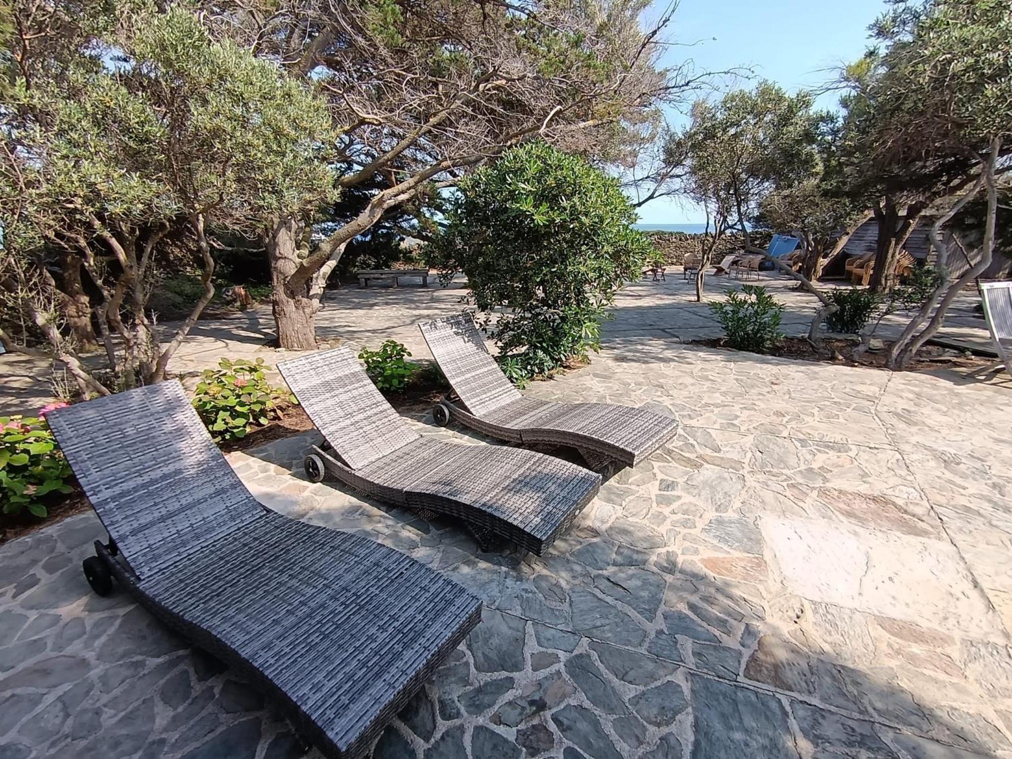 Isla Privada En Cadaques De Ensueno Con 11 Habitaciones Dobles Con Bano Privado Y Piscina Ngoại thất bức ảnh