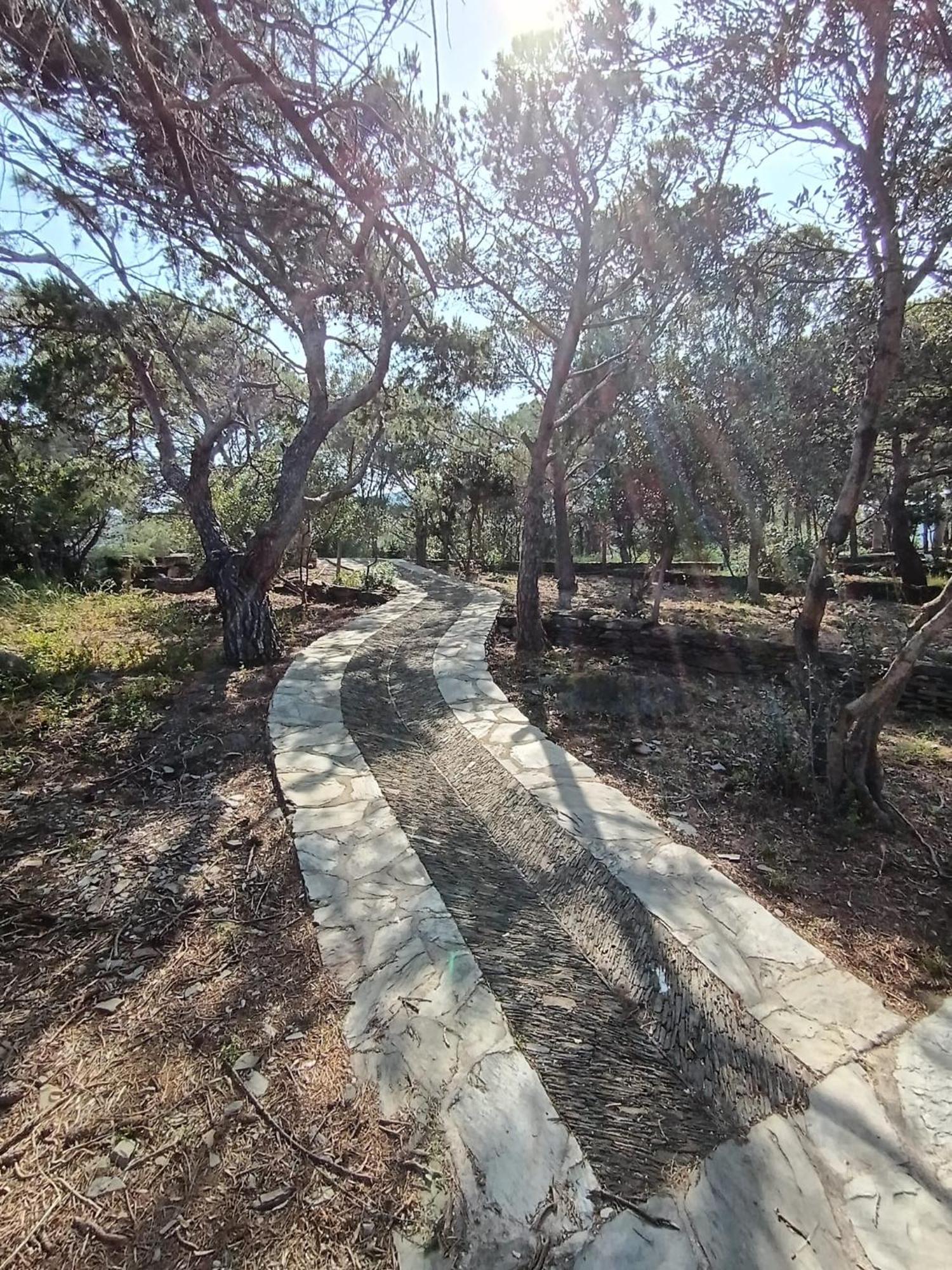Isla Privada En Cadaques De Ensueno Con 11 Habitaciones Dobles Con Bano Privado Y Piscina Ngoại thất bức ảnh